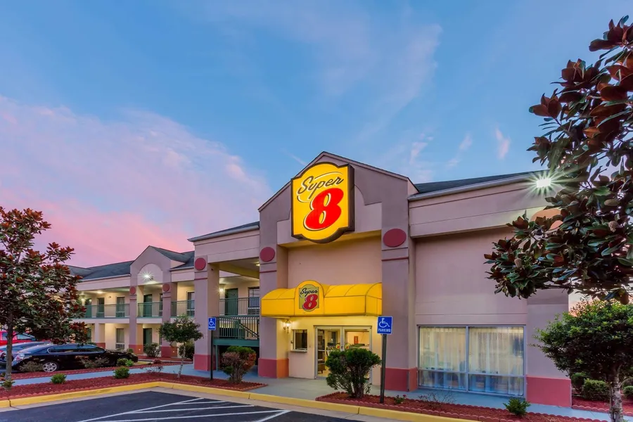 Super 8 by Wyndham Stafford hotel detail image 2