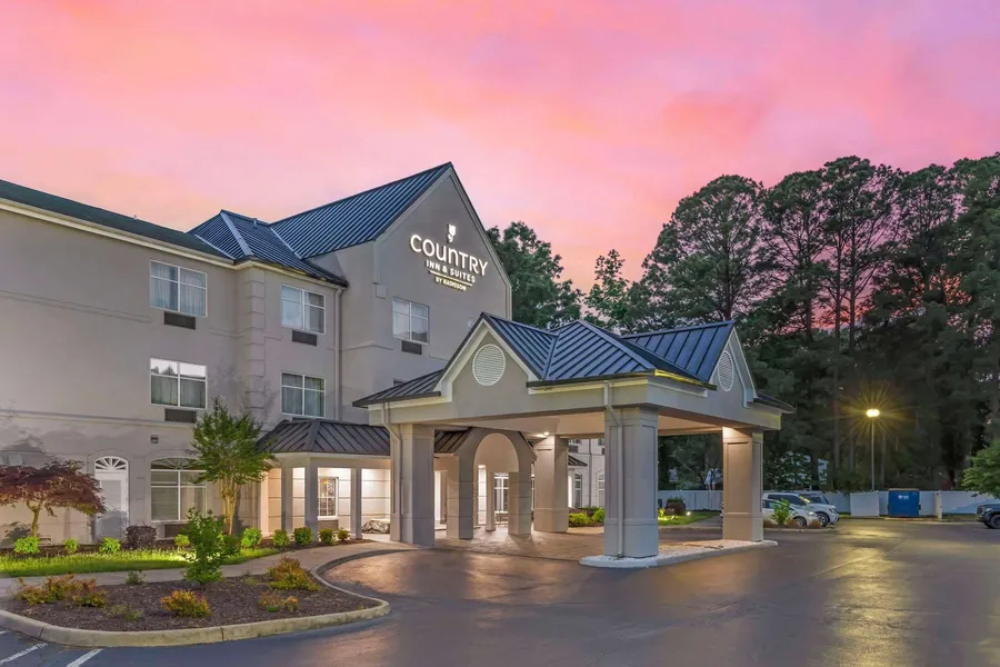 Country Inn & Suites by Radisson, Newport News South, VA hotel detail image 6