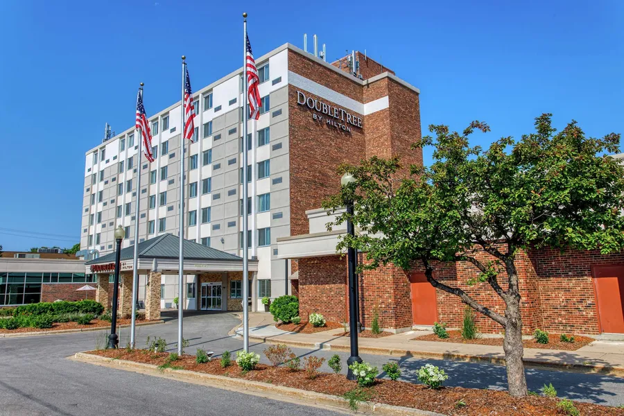 DoubleTree by Hilton Neenah hotel detail image 2