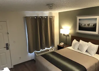 HomeTowne Studios by Red Roof Tacoma - Hosmer hotel thumbnail 3