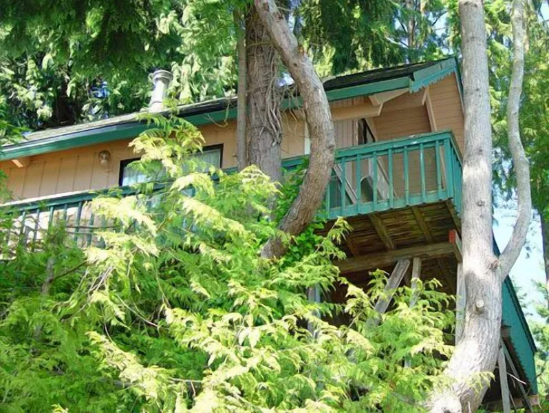 Oyster Bay Inn & Suites hotel detail image 2
