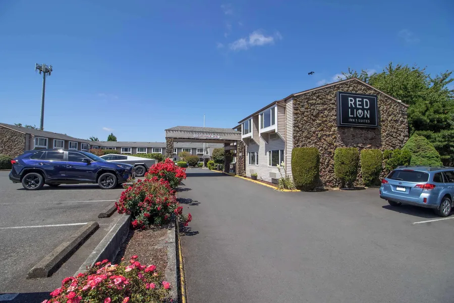 Red Lion Inn & Suites Vancouver hotel detail image 2