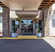 Red Lion Inn & Suites Vancouver hotel detail image 3