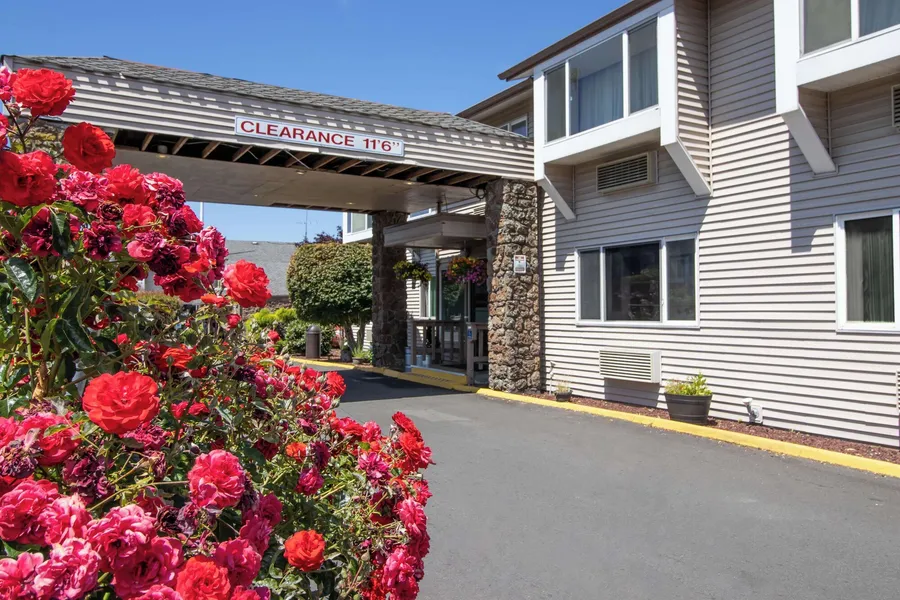 Red Lion Inn & Suites Vancouver hotel detail image 6