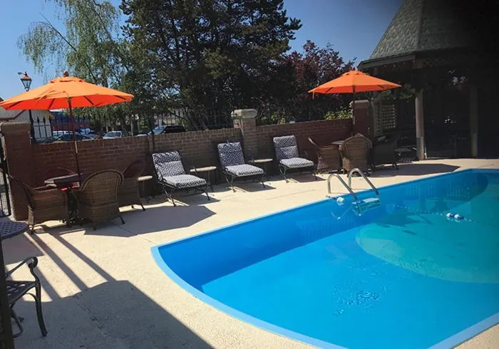 Coachman Inn & Suites hotel detail image 2