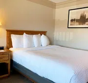 Coachman Inn & Suites hotel detail image 5