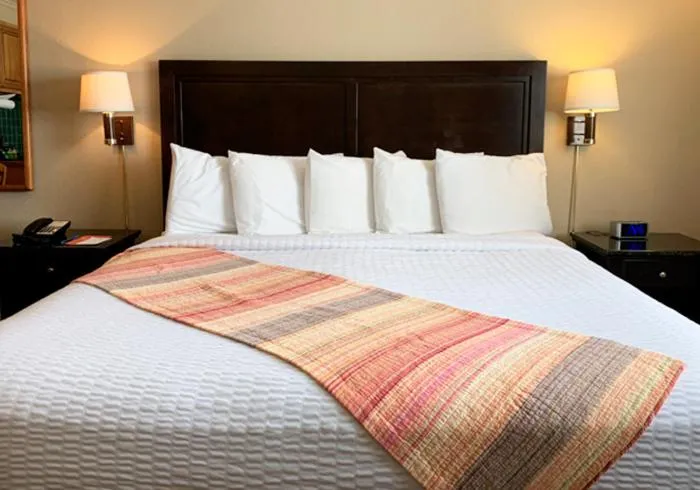 Coachman Inn & Suites hotel detail image 6
