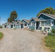 Juan de Fuca Waterfront Hotel & Cottages hotel detail image 3