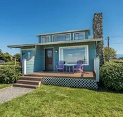 Juan de Fuca Waterfront Hotel & Cottages hotel detail image 4