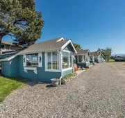 Juan de Fuca Waterfront Hotel & Cottages hotel detail image 7