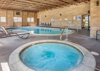 Econo Lodge Inn & Suites Sandy hotel thumbnail 8