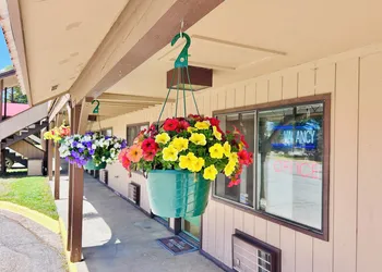 Branding Iron Motel hotel thumbnail 2