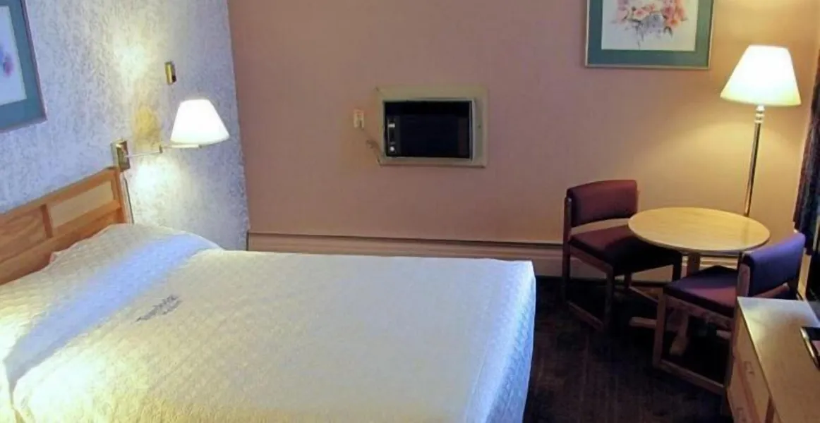 Bluebird Hotel hotel detail image 6