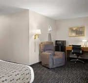 Super 8 by Wyndham Lewistown hotel detail image 7