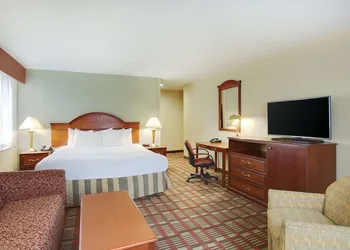 La Quinta Inn by Wyndham Queens (New York City) hotel thumbnail 6