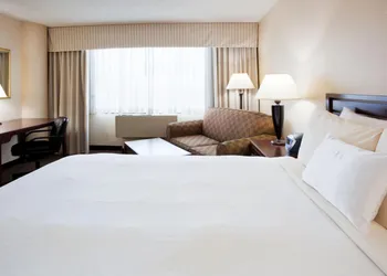 Ramada by Wyndham Minneapolis Airport/Eagan hotel thumbnail 3