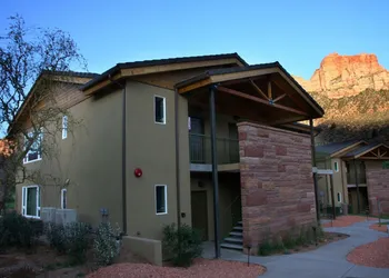 Driftwood Lodge hotel thumbnail 8