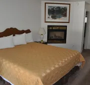 Cedar Inn & Suites hotel detail image 4