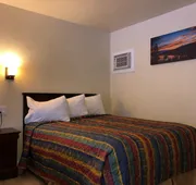 Cedar Inn & Suites hotel detail image 5