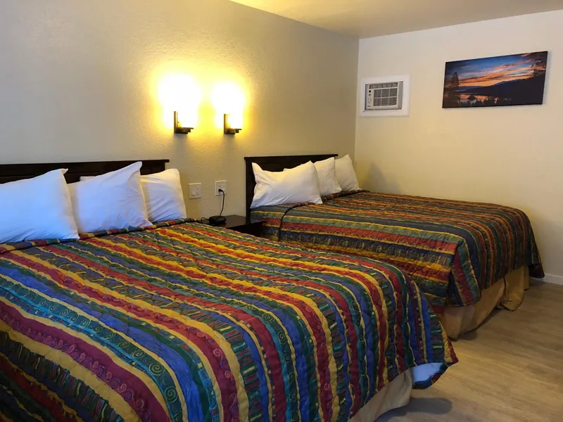 Cedar Inn & Suites hotel detail image 6