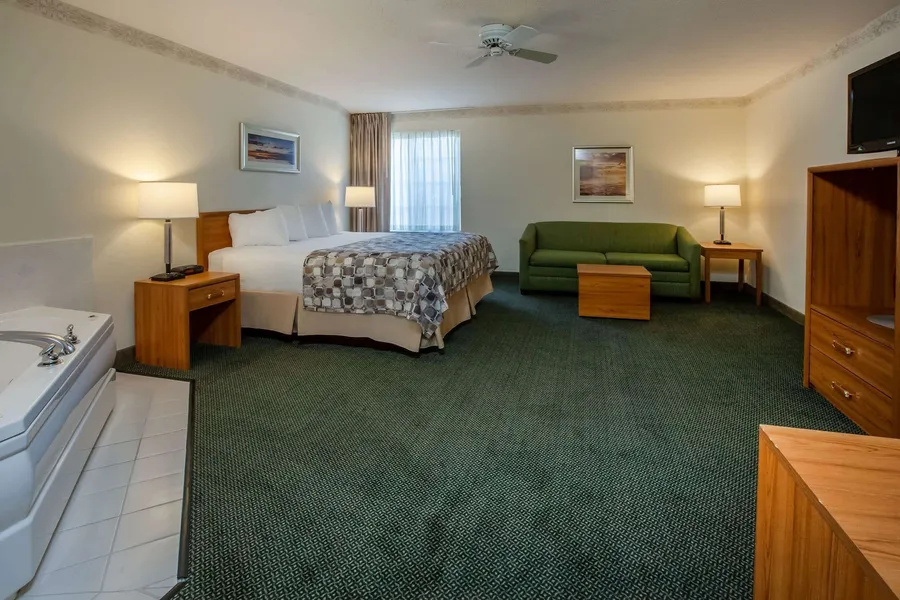 Baymont by Wyndham Mackinaw City hotel detail image 6