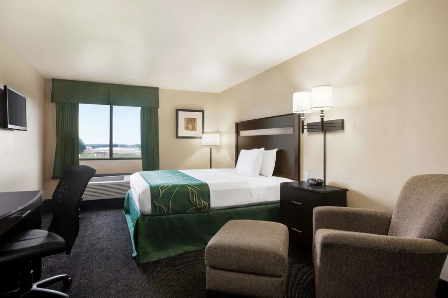 Travelodge by Wyndham Livonia hotel detail image 6