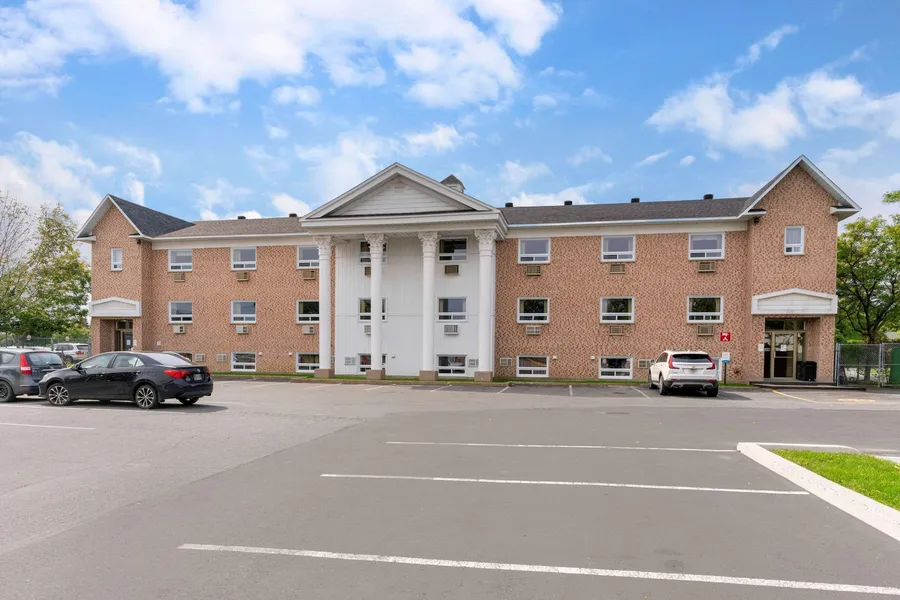 Econo Lodge Hotel Brossard hotel detail image 2