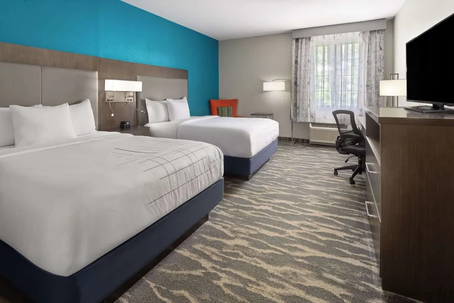 La Quinta Inn & Suites by Wyndham Kokomo hotel detail image 6