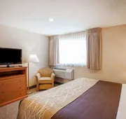 Quality Inn Kirkland hotel detail image 4