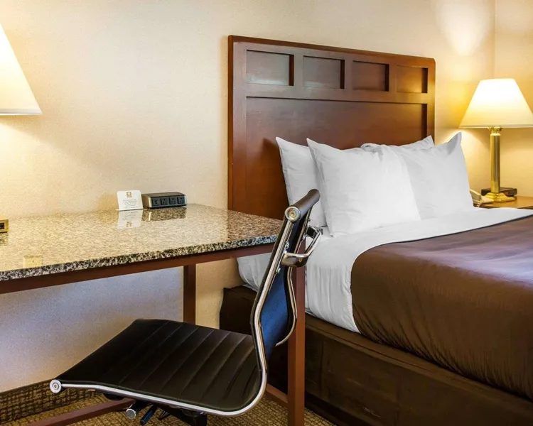 Quality Inn Kirkland hotel detail image 6