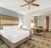 La Quinta Inn & Suites by Wyndham Guthrie hotel detail image 4