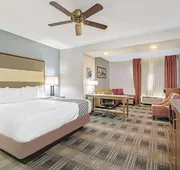 La Quinta Inn & Suites by Wyndham Guthrie hotel detail image 5