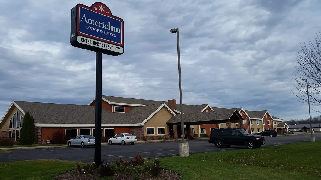 AmericInn by Wyndham New London hotel detail image 2