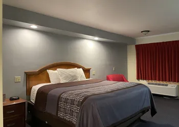 Campus Inn Motel hotel thumbnail 6