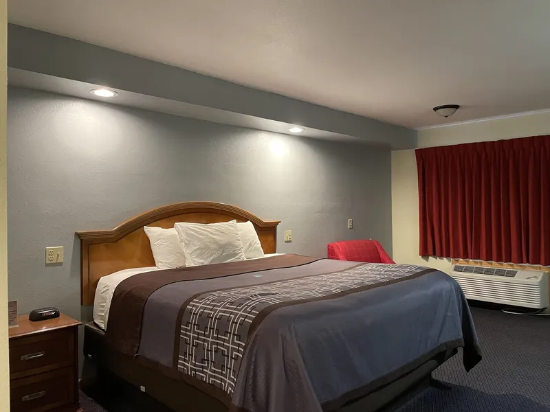 Campus Inn Motel hotel detail image 6