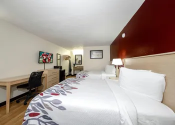 Red Roof Inn Ft. Myers hotel thumbnail 6