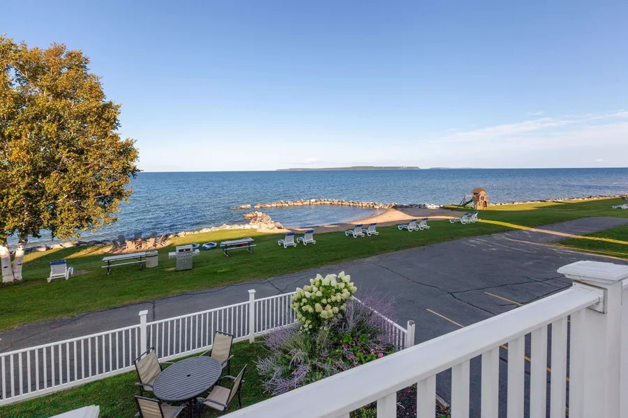 Baymont by Wyndham St. Ignace Lakefront hotel detail image 6
