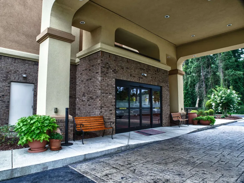 Hampton Inn Spring Lake Fayetteville hotel detail image 2