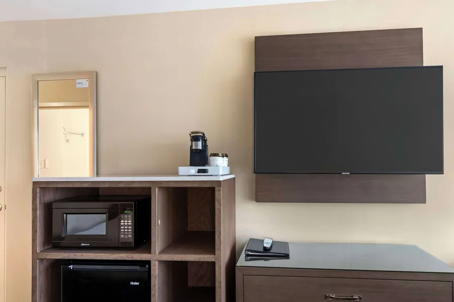 Best Western Plus Kansas City Sports Complex Hotel hotel detail image 6