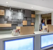 Holiday Inn Express Hotel & Suites Chicago-Midway Airport by IHG hotel detail image 7