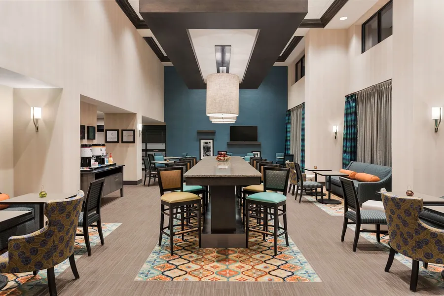 Hampton Inn & Suites West Des Moines/SW Mall Area hotel detail image 6