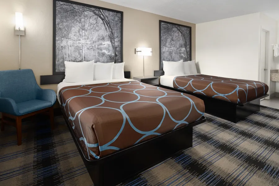 Super 8 by Wyndham Perry National Fairground Area I-75 hotel detail image 6