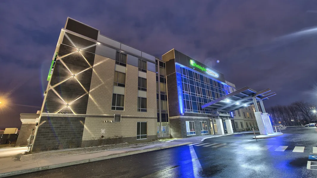 Holiday Inn Express & Suites Vaudreuil by IHG hotel detail image 2