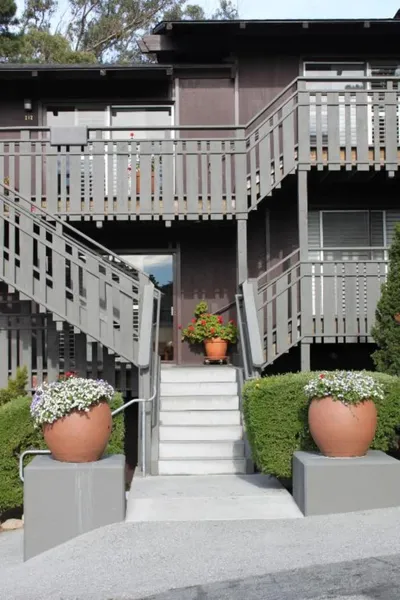 Olympia Lodge hotel detail image 2