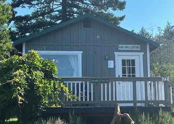 Deer Harbor Inn hotel thumbnail 3