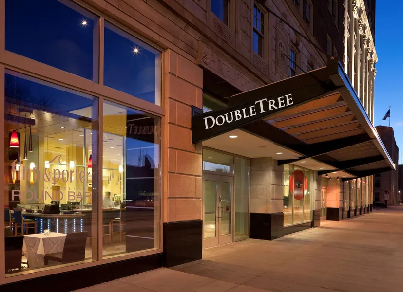 DoubleTree Suites by Hilton Hotel Detroit Downtown - Fort Shelby hotel detail image 2
