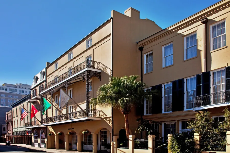 Holiday Inn FRENCH QUARTER-CHATEAU LEMOYNE by IHG hotel detail image 2