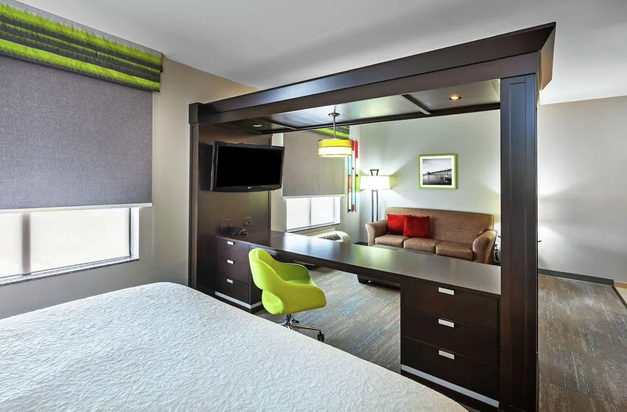 Hampton Inn & Suites Houston/League City hotel detail image 6