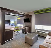Hampton Inn & Suites Houston/League City hotel detail image 7