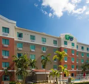 Holiday Inn Express & Suites Pembroke Pines-Sheridan St by IHG hotel detail image 3